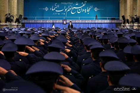 دیدار فرماندهان و کارکنان نیروی هوایی ارتش با فرمانده معظم کل قوا