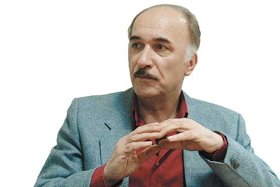 هنرمندان شخصیت‌های تاریخی را ابدی می‌کنند/ بر اثر اشتباهات آدم‌های بزرگ تاریخ از دست رفته‌اند