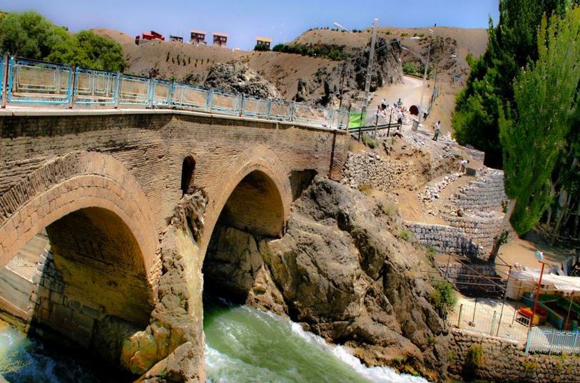 معرفی پل تاریخی زمانخان در استان چهارمحال و بختیاری