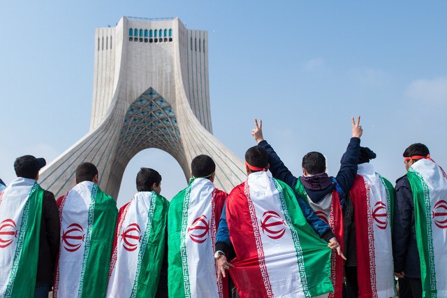 ایران مهیای «۲۲ بهمن تماشایی»؛ حضور گرم و پرشور ملت + حاشیه‌ها و تصاویر