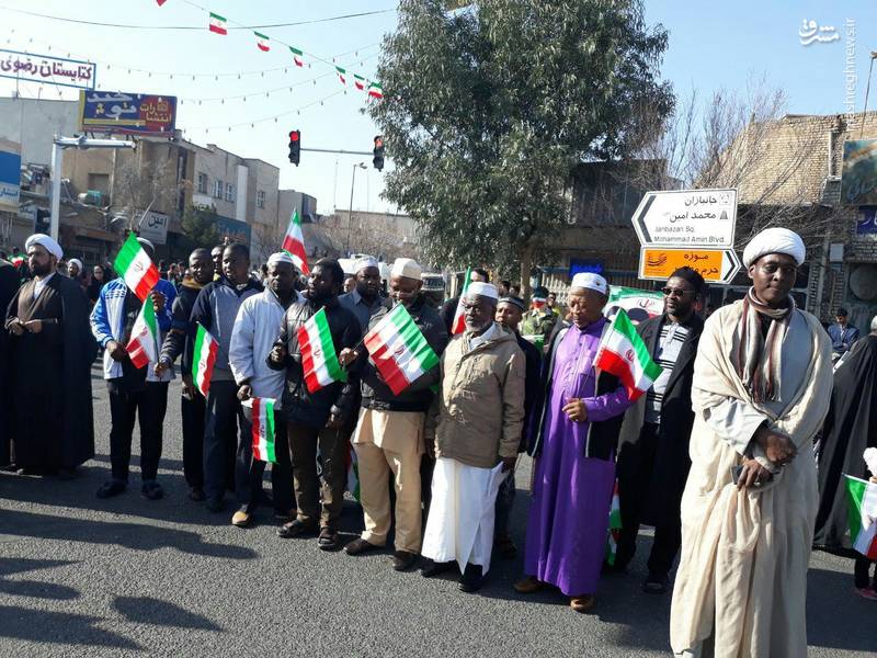 حضور طلبههای خارجی در راهپیمایی ۲۲بهمن حضور طلبههای خارجی در راهپیمایی ۲۲بهمن