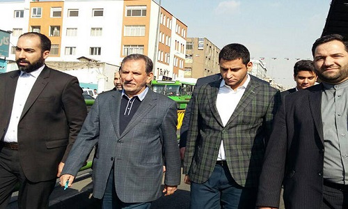 جهانگیری و پسرش در راهپیمایی 22بهمن+عکس