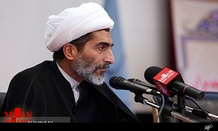 سزاوار است قاضی در ابتدای محاکمات خود طرفین دعوا را به صلح و سازش دعوت کند