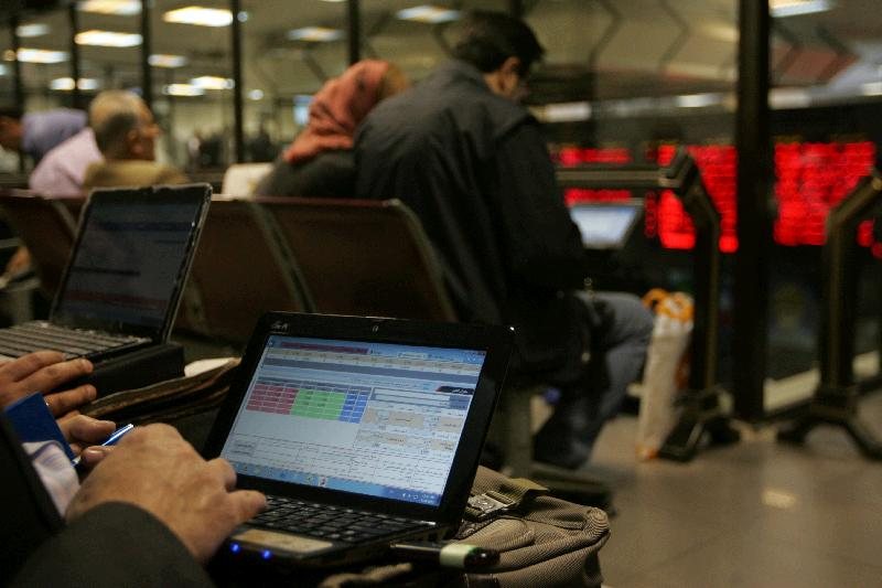 بورس متاثر از قیمت های جهانی/ لزوم فرهنگ سازی جهت سرمایه گذاری در بازار سرمایه