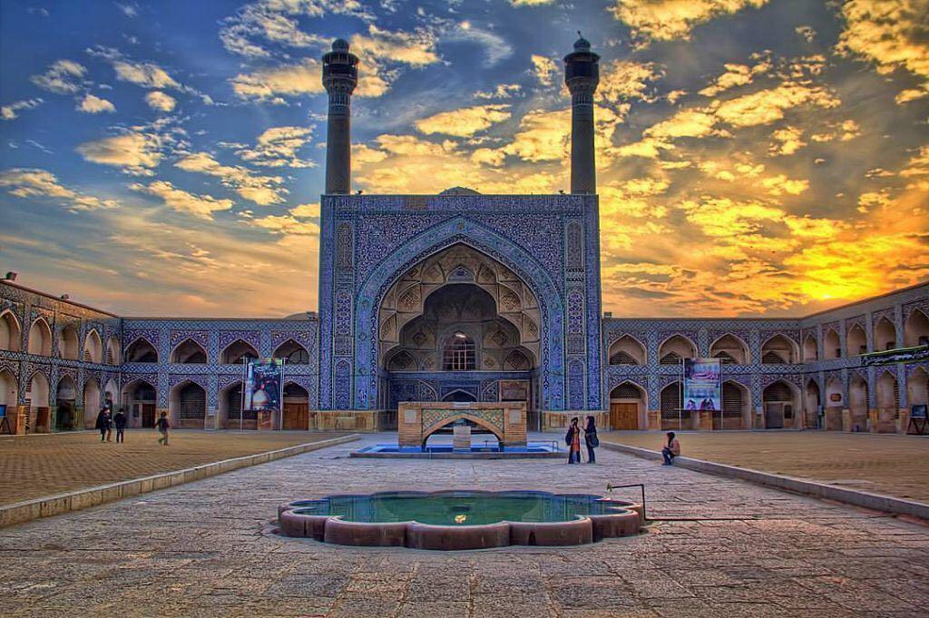 تولد دوقلوهای  محیط بان مازندرانی پس از مرگ بابا/ شکار کوسه عظیم الجثه توسط شیر دریایی/ 6 ماده غذایی برای اضطراب کمتر