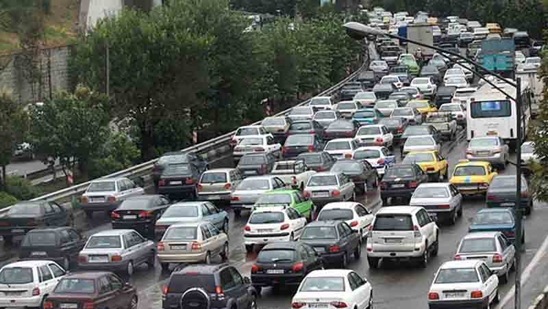 در آمد زایی هایپر مارکت ها از پارکینگ عامل ایجاد ترافیک!