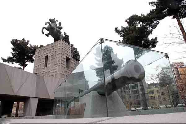 معرفی آرامگاه نادرشاه