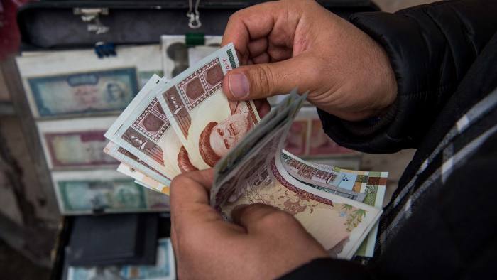 آمریکا حلقه محاصره ایران را تنگ‌تر کرده‌است؛ اختلال در روند انتقال دلار به تهران