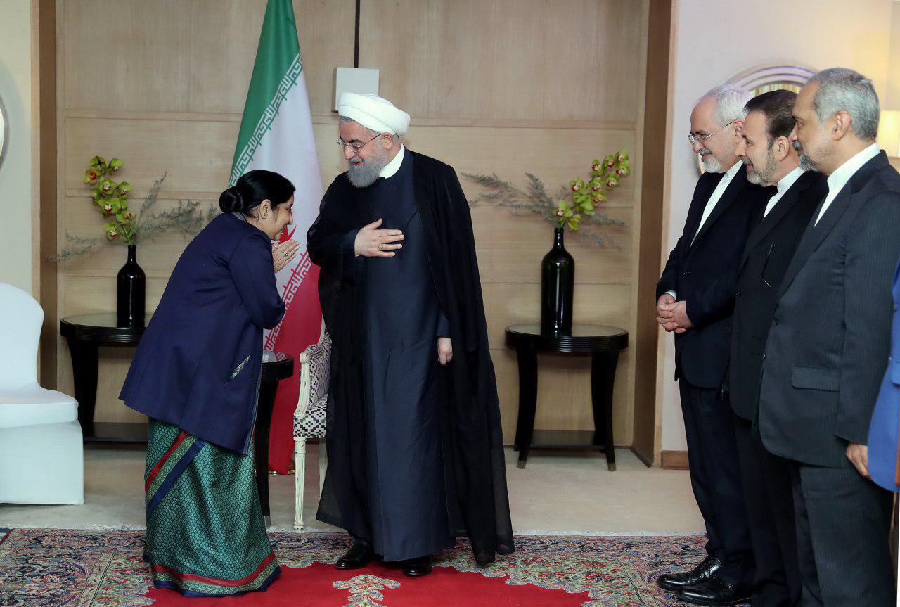 مظنه قیمت زمین در تهران/ کالاهای اساسی چقدر گران شدند؟/ هدایای هندی ها به روحانی/ روز بارانی سرپلذهاب و مصائب زلزله زدگان مظنه قیمت زمین در تهران/ کالاهای اساسی چقدر گران شدند؟/ هدایای هندی ها به روحانی/ روز بارانی سرپلذهاب و مصائب زلزله زدگان