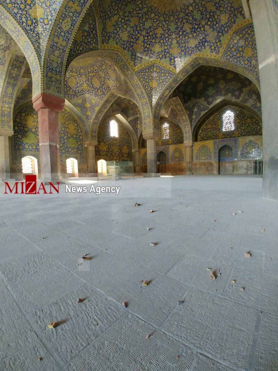 کاشیهای مسجد امام به دلیل فرسودگی ریخته است/ بزودی این بخش از مسجد مرمت خواهد شد کاشیهای مسجد امام به دلیل فرسودگی ریخته است/ بزودی این بخش از مسجد مرمت خواهد شد