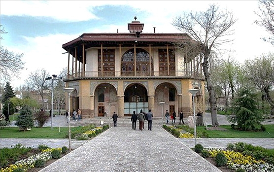 معرفی عمارت کلاه فرنگی در شیراز معرفی عمارت کلاه فرنگی در شیراز