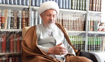تاکنون سرسوزنی در صحّت انتخاب خبرگان تردید نکرده ام/ غیر خدا در آقای خامنه‌ای وجود ندارد