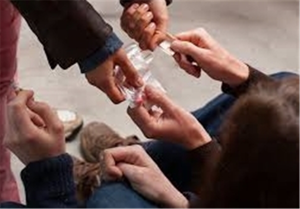 صدر نشینی دانشآموزان انگلیسی در استعمال مواد مخدر! صدر نشینی دانشآموزان انگلیسی در استعمال مواد مخدر!