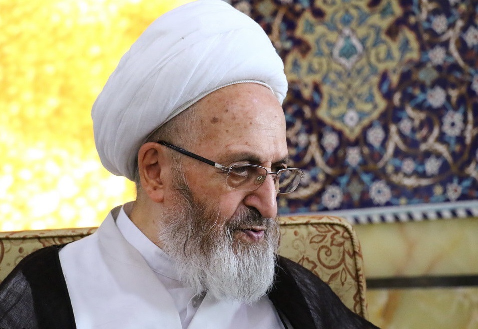 اظهار نظر در مورد مسائل دینی به اهلش واگذار شود/ صحبت از اجباری بودن یا نبودن حجاب وقتی دستور خداست معنایی ندارد