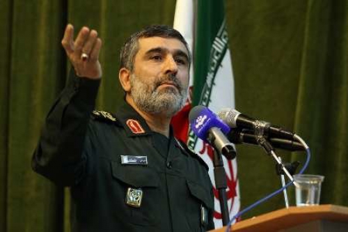 خودشان هر غلطی دلشان بخواهد می‌کنند اما موشک‌های ما را می‌گویند سلاح کشتار جمعی است