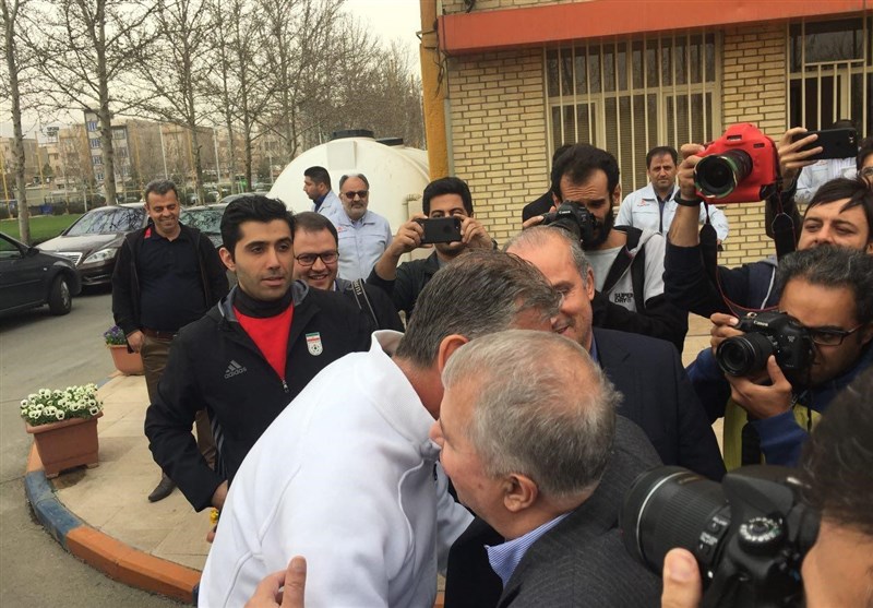 برگزاری مراسم آیین درختکاری در باشگاه سایپا برگزاری مراسم آیین درختکاری در باشگاه سایپا