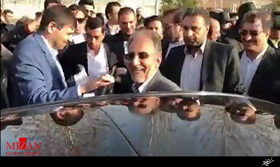 واکنش جالب نجفی به درخواست یک عکاس واکنش جالب نجفی به درخواست یک عکاس + فیلم
