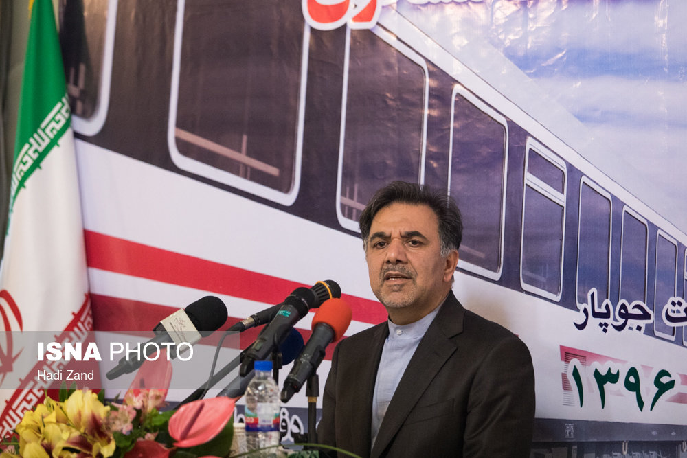 عکس/ برگزاری مراسم ورود واگن مسافری جدید با حضور وزیر راه و شهرسازی