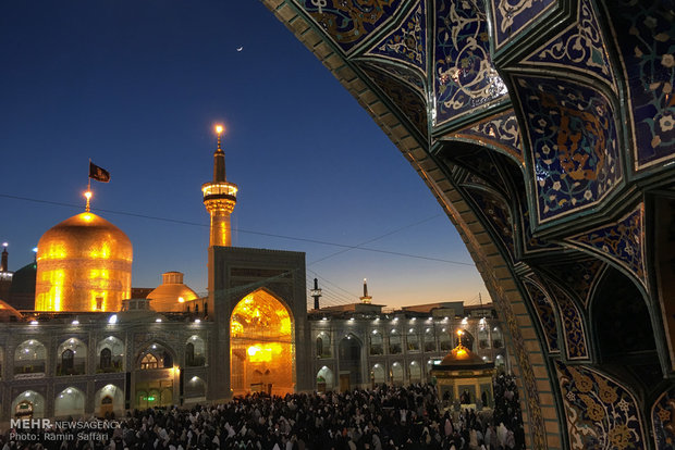 عکس/ مراسم تحویل سال نو در حرم امام رضا (ع)