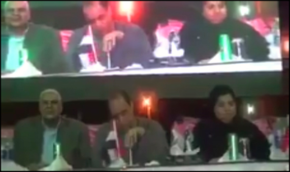 لحظه سقوط نمایشگر در کمپین انتخاباتی مصر لحظه سقوط نمایشگر در کمپین انتخاباتی مصر + فیلم