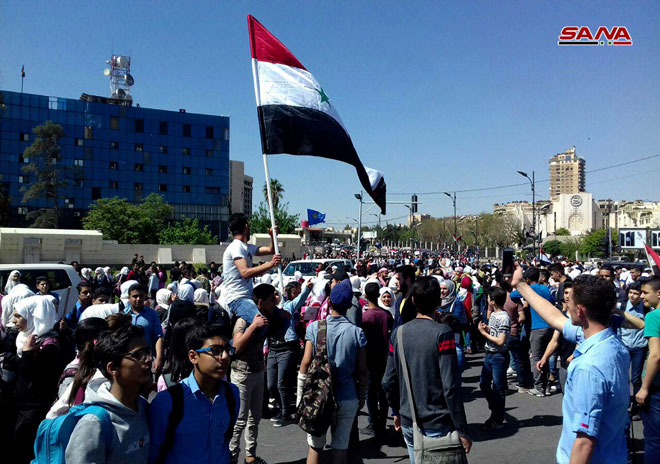 روز استقلال سوریه جشن هفتادودومین سالگرد استقلال سوریه؛ تجمع دهها هزار نفری مردم در دمشق+نصاویر
