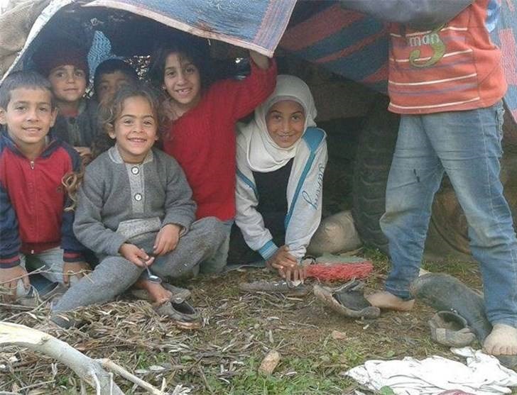 زندگی در وقت اضافه؛ نفس کشیدن یک شهر با وجود ۱۵۰ هزار حمله خمپاره ای زندگی در وقت اضافه؛ نفس کشیدن یک شهر با وجود ۱۵۰ هزار حمله خمپاره ای