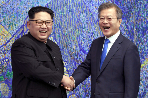 N Korea's Kim Told Moon Missile Tests Will No Longer Interrupt His Sleep - Seoul آغاز دیدار سران دو کره/ کیم جونگ اون: دیگر مزاحم خوابتان نمیشوم