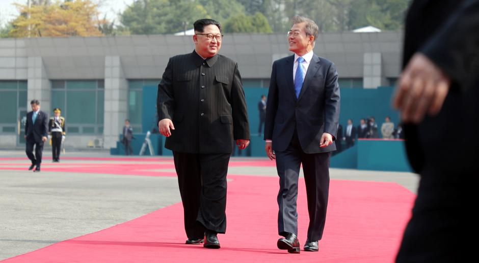 N Korea's Kim Told Moon Missile Tests Will No Longer Interrupt His Sleep - Seoul آغاز دیدار سران دو کره/ کیم جونگ اون: دیگر مزاحم خوابتان نمیشوم