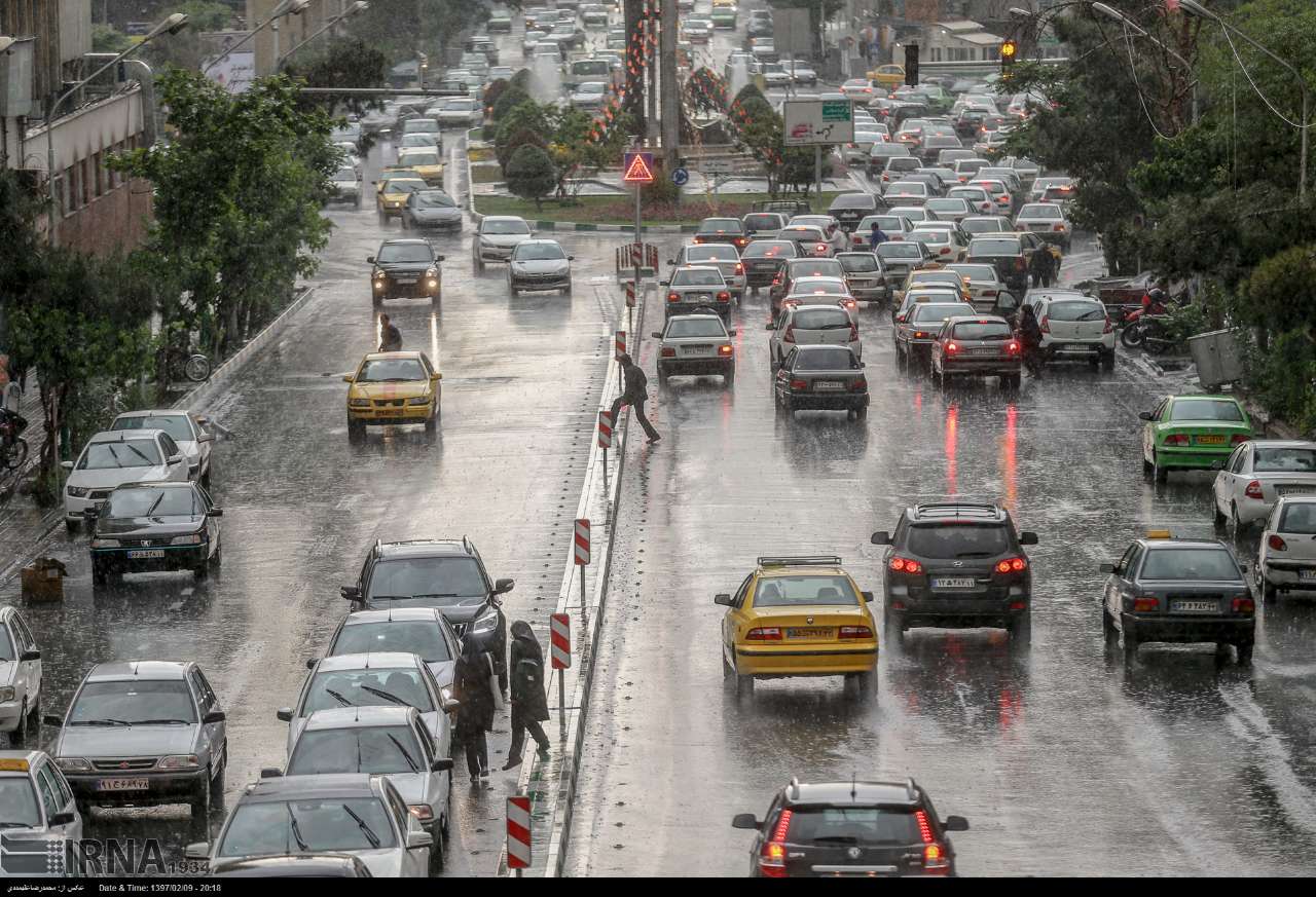 عکس/ هنرنمایی باران بهاری در پایتخت عکس/ هنرنمایی باران بهاری در پایتخت