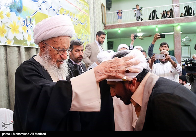 مراسم عمامه گذاری طلاب توسط مراجع تفلید + تصاویر مراسم عمامه گذاری طلاب توسط مراجع تفلید + تصاویر