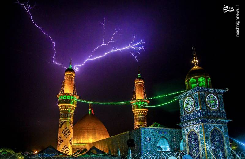 تصویری زیبا از رعد و برق در بین الحرمین تصویری زیبا از رعد و برق در بین الحرمین