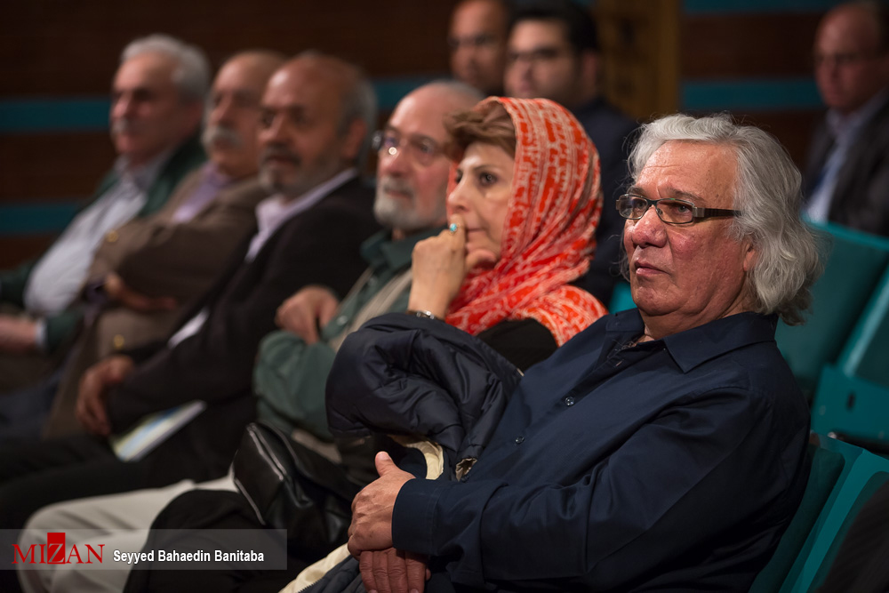 جشن کانون کارگردانان خانه تئاتر تقدیر از ژاله علو به خاطر یک عمر فعالیت هنری/مدالیوم کانون کارگردانان بر گردن پرویز پورحسینی+عکس///////////////////شنبه