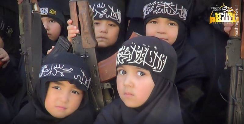 آموزش نظامی کودکان چینی در یک قدمی دمشق/ سفر ۲۰هزار کیلومتری برای تروریست شدن! +عکس