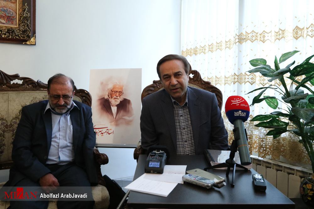 محمد گلریز دل خونی از وضعیت موسیقی کشور دارم/از شنیدن برخی ترانهها خجالت میکشم/////////////////////دوشنبه