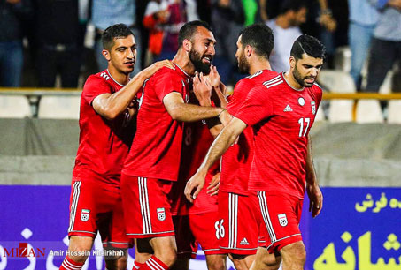 برتری تیم ملی فوتبال ایران مقابل ازبکستان در پایان نیمه نخست