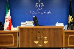 نازنین زاغری به شعبه ۱۵ دادگاه انقلاب احضار شد/ درخواست زاغری برای حضور وکیل در دادگاه/ تفهیم اتهامی صورت نگرفت