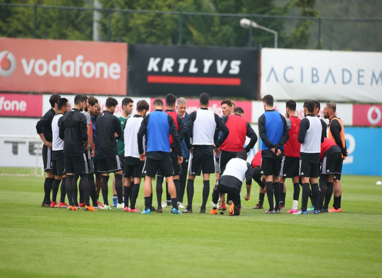 گزارش تصویری از تمرینات تیم ملی فوتبال در استانبول گزارش تصویری از تمرینات تیم ملی فوتبال در استانبول