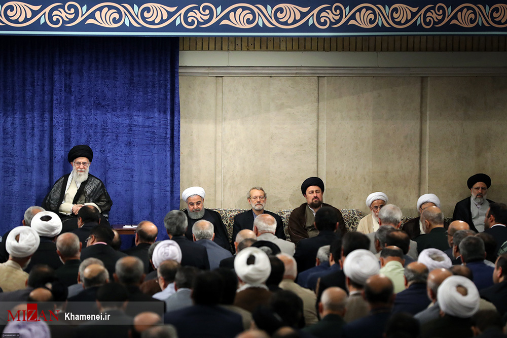 همه بدانند جمهوری اسلامی از مؤلفه‌های قدرت خود از جمله دفاع از راه دور قطعاً دست نمی‌کشد/باید عمیقاً باور کنیم که مشکلات اقتصادی با تکیه بر ظرفیت‌های فراوان داخل کشور قابل حل است