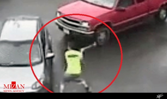 حمله به خودرو با پتک در فیلادلفیا حمله به خودرو با پتک در فیلادلفیا + فیلم