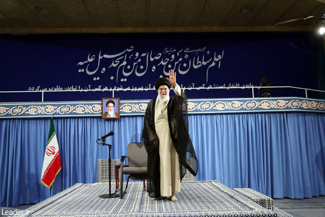 جمعی از دانشجویان با رهبر معظم انقلاب اسلامی دیدار کردند