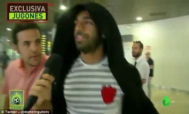 ورود مخفیانه محمد صلاح؛ بازیکن لیورپول به اسپانیا +تصاویر ورود مخفیانه محمد صلاح؛ بازیکن لیورپول به اسپانیا +تصاویر