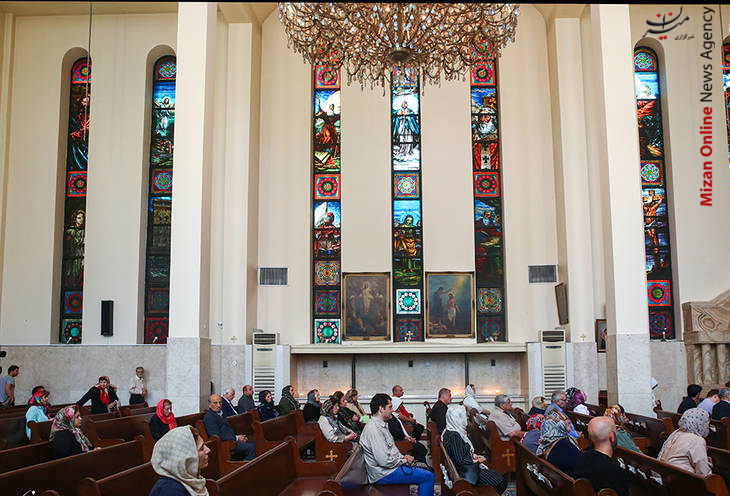 بزرگداشت امام خمینی (ره) در کلیسا +عکس