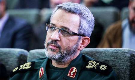 خودباوری، درک عمیق انقلاب و دشمن شناسی راه برون رفت از فشار روانی دشمن است