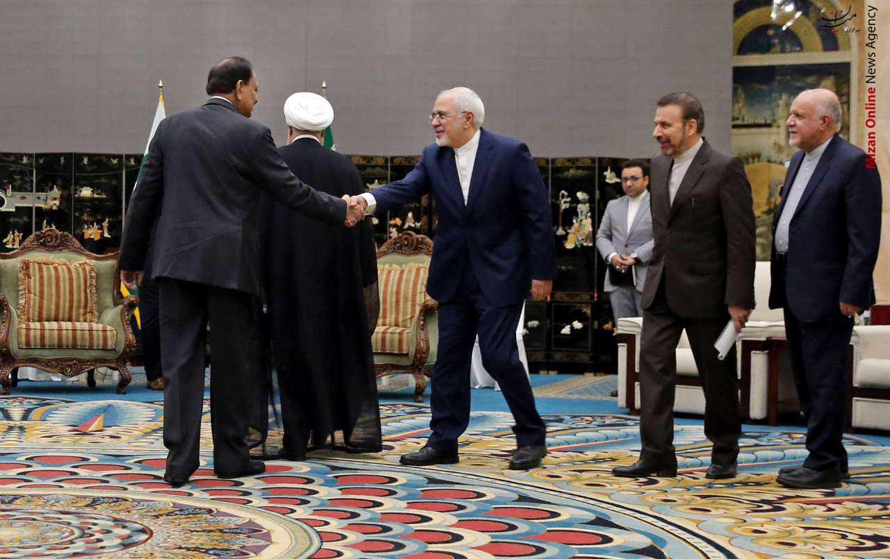 روحانی ۲ وزیری که روحانی را در دیدار با رئیس جمهور پاکستان همراهی کردند +عکس