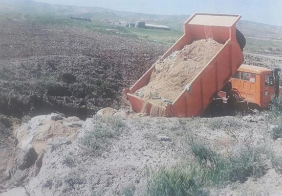معدوم سازی دویست تن پودر گوشت غیر مجاز در یکی از گاوداری‎های بخش خواجه