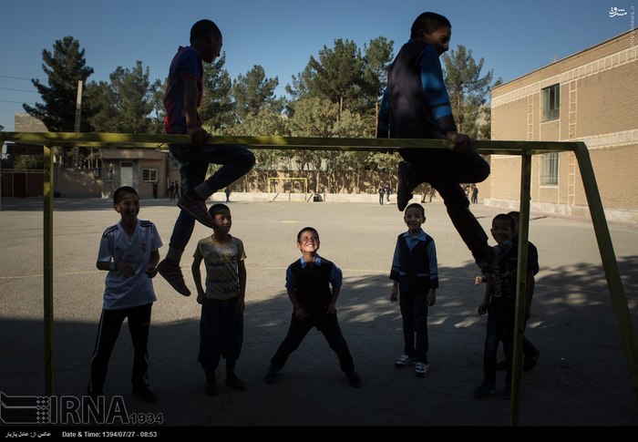 مدرسه رایگان دانشآموزان افغانی بدون شناسنامه در ایران !+ تصاویر مدرسه رایگان دانشآموزان افغانی بدون شناسنامه در ایران !+ تصاویر
