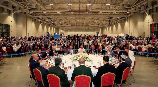 اردوغان ضیافت افطاری اردوغان جنجال آفرید +عکس