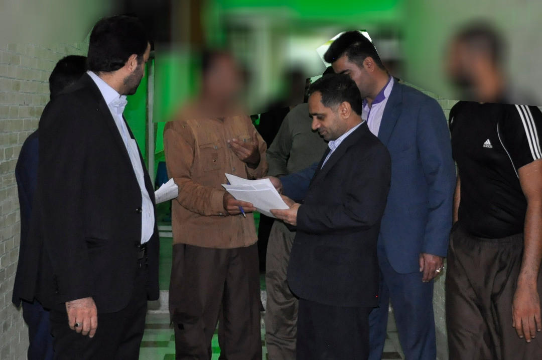 بازدید دادستان مرکز استان کرمان از زندان و بازداشتگاه موقت / آزادی ۲۱۶ زندانی با همکاری شورای حل اختلاف ویژه زندان