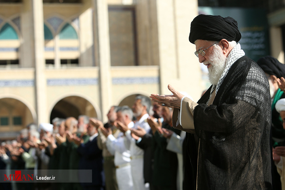 امروز توطئه اصلی دشمن عبارت از «فشار اقتصادی» به تودههای مردم برای خسته و ناامید کردن آنان است/ همه باید نسبت به وحدت در جامعه اهتمام داشته باشند امروز توطئه اصلی دشمن عبارت از «فشار اقتصادی» به تودههای مردم برای خسته و ناامید کردن آنان است/ همه باید نسبت به وحدت در جامعه اهتمام داشته باشند