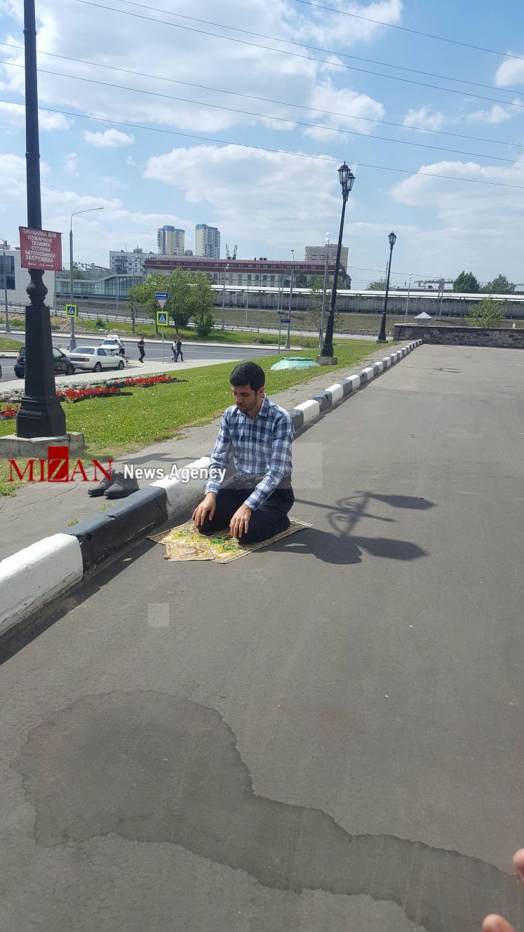 نماز خواندن ایرانیان حاضر در روسیه نماز خواندن ایرانیان حاضر در روسیه